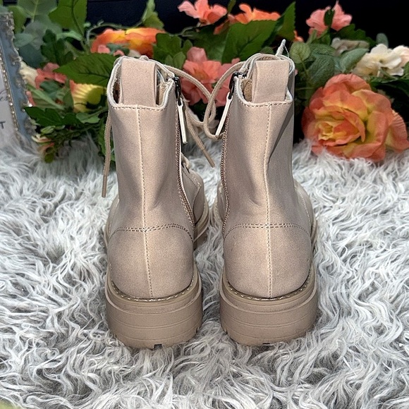 Tom’s Taupe Lace-Up Ankle Combat Boots, 7 - Picture 13 of 13